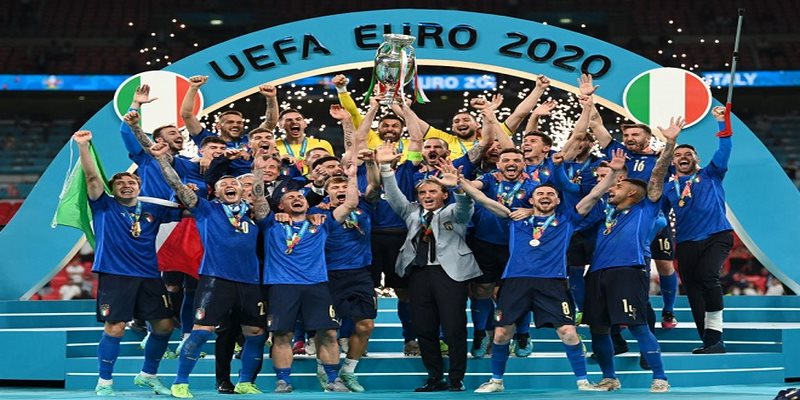 Euro 2020 là một giải đấu bóng đá được tổ chức tại châu  Âu mỗi 4 năm một lần